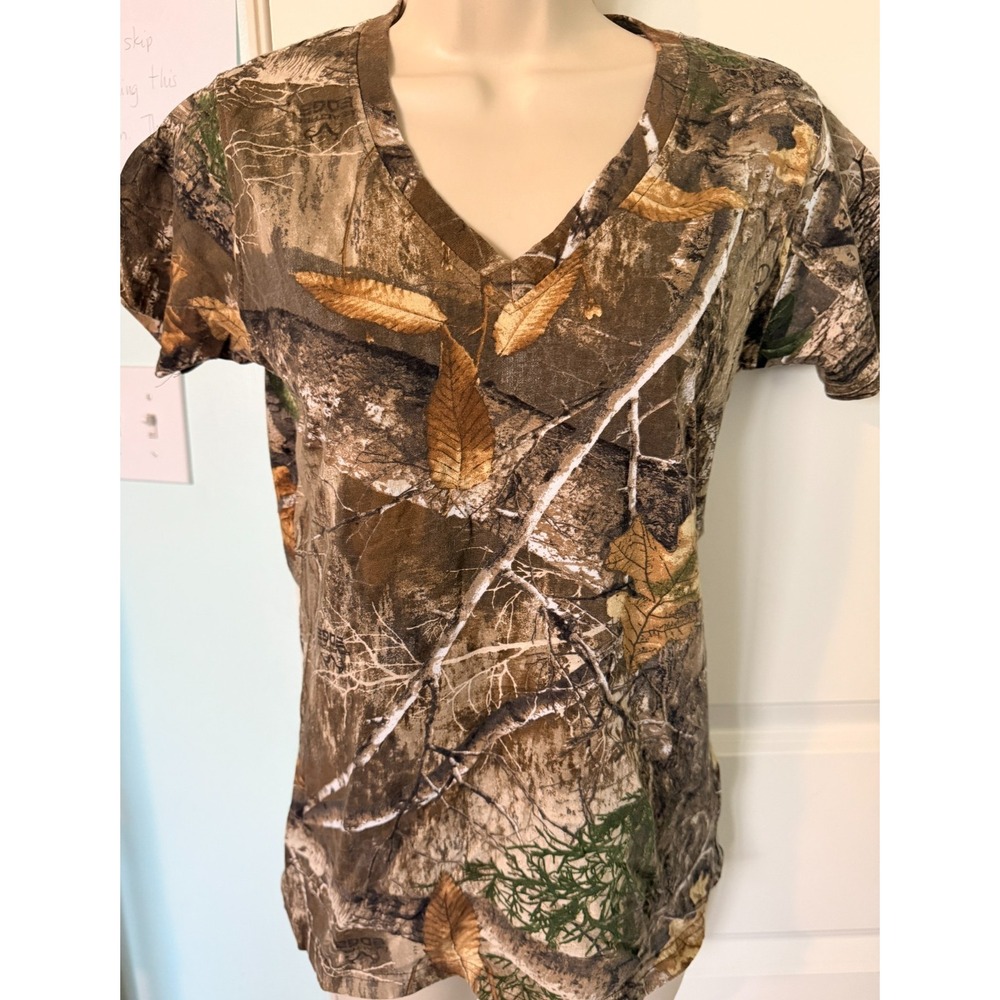 Magellan Outdoors Womens Camo V-Neck Shirt M Realtree Edge 100% Cotton